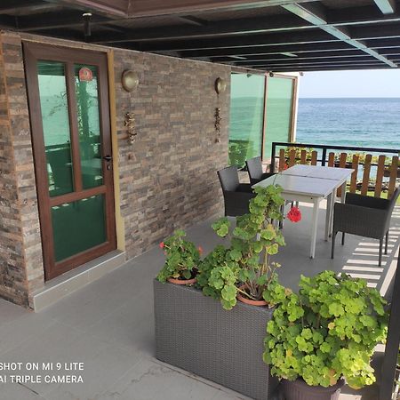 Hemingway Rooms In Happy Beach Варна Екстер'єр фото