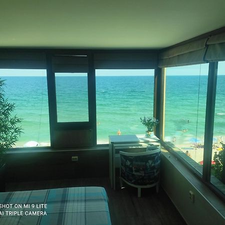 Hemingway Rooms In Happy Beach Варна Екстер'єр фото