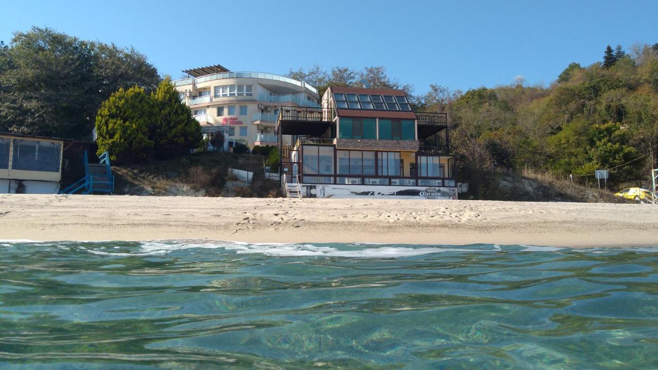 Hemingway Rooms In Happy Beach Варна Екстер'єр фото