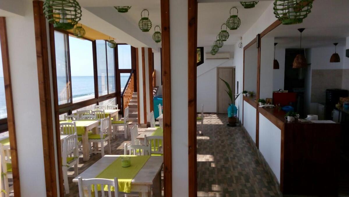 Hemingway Rooms In Happy Beach Варна Екстер'єр фото