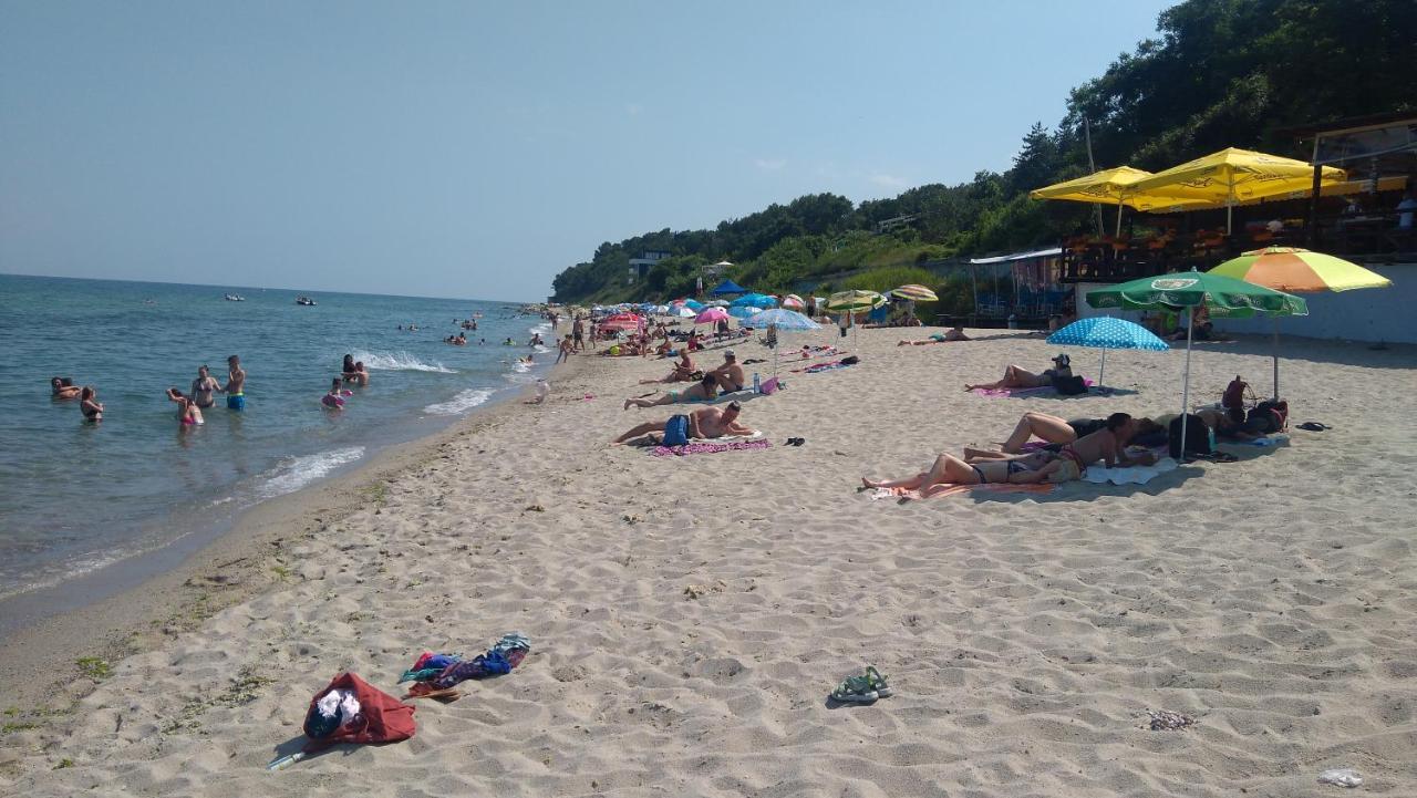 Hemingway Rooms In Happy Beach Варна Екстер'єр фото
