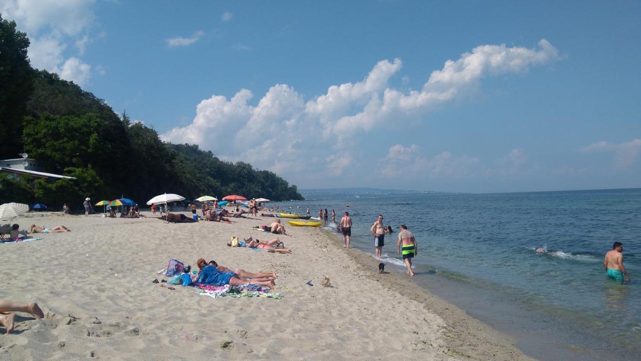 Hemingway Rooms In Happy Beach Варна Екстер'єр фото