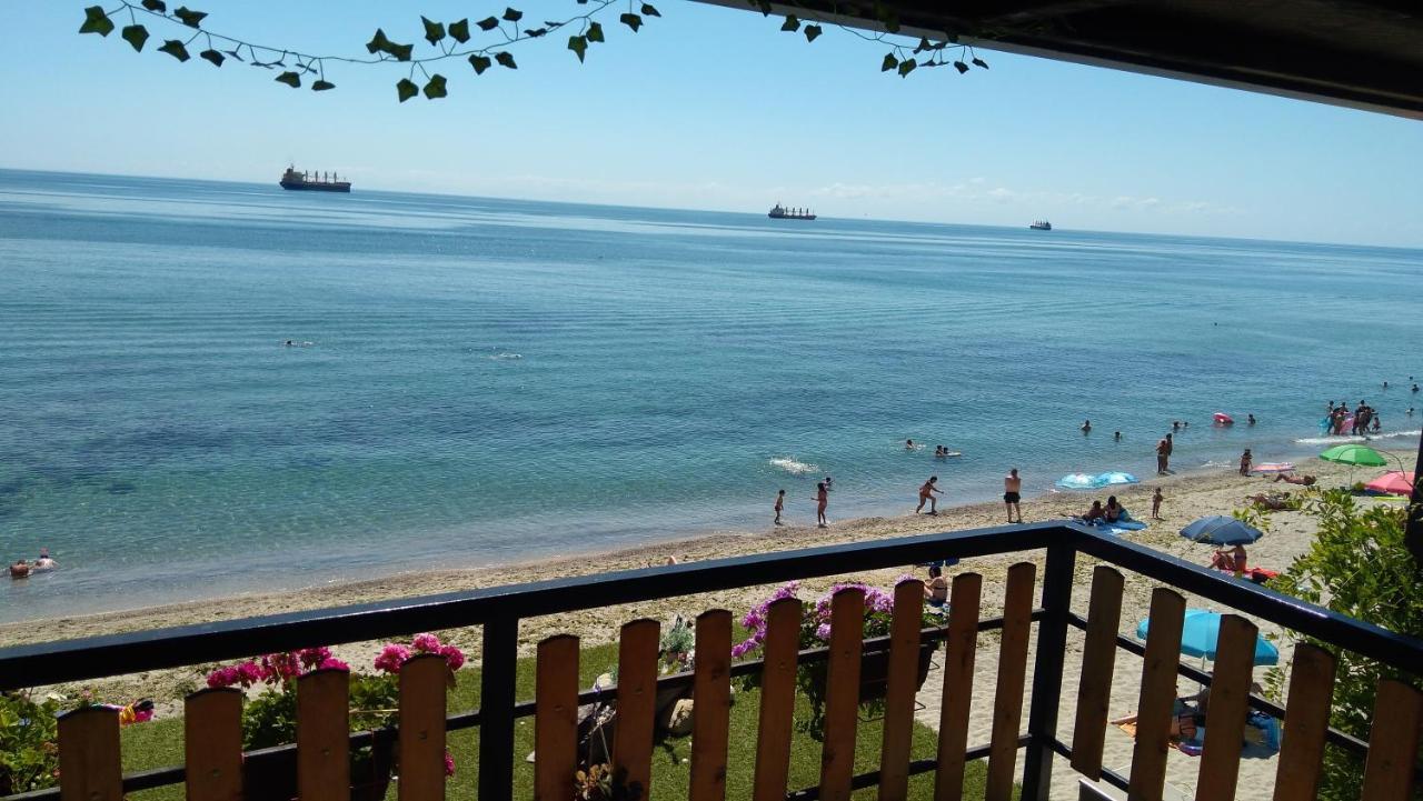Hemingway Rooms In Happy Beach Варна Екстер'єр фото