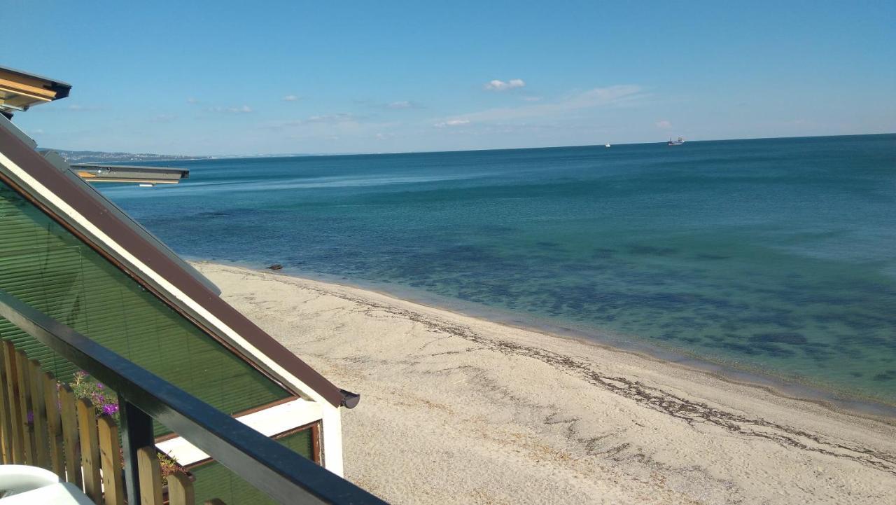 Hemingway Rooms In Happy Beach Варна Екстер'єр фото