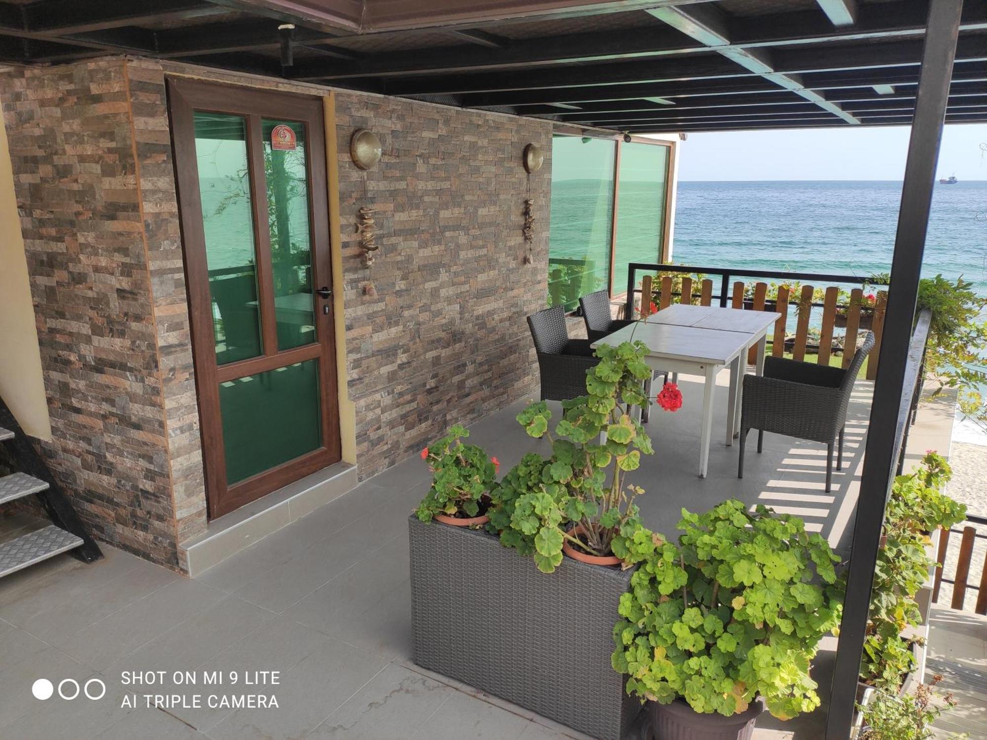 Hemingway Rooms In Happy Beach Варна Екстер'єр фото