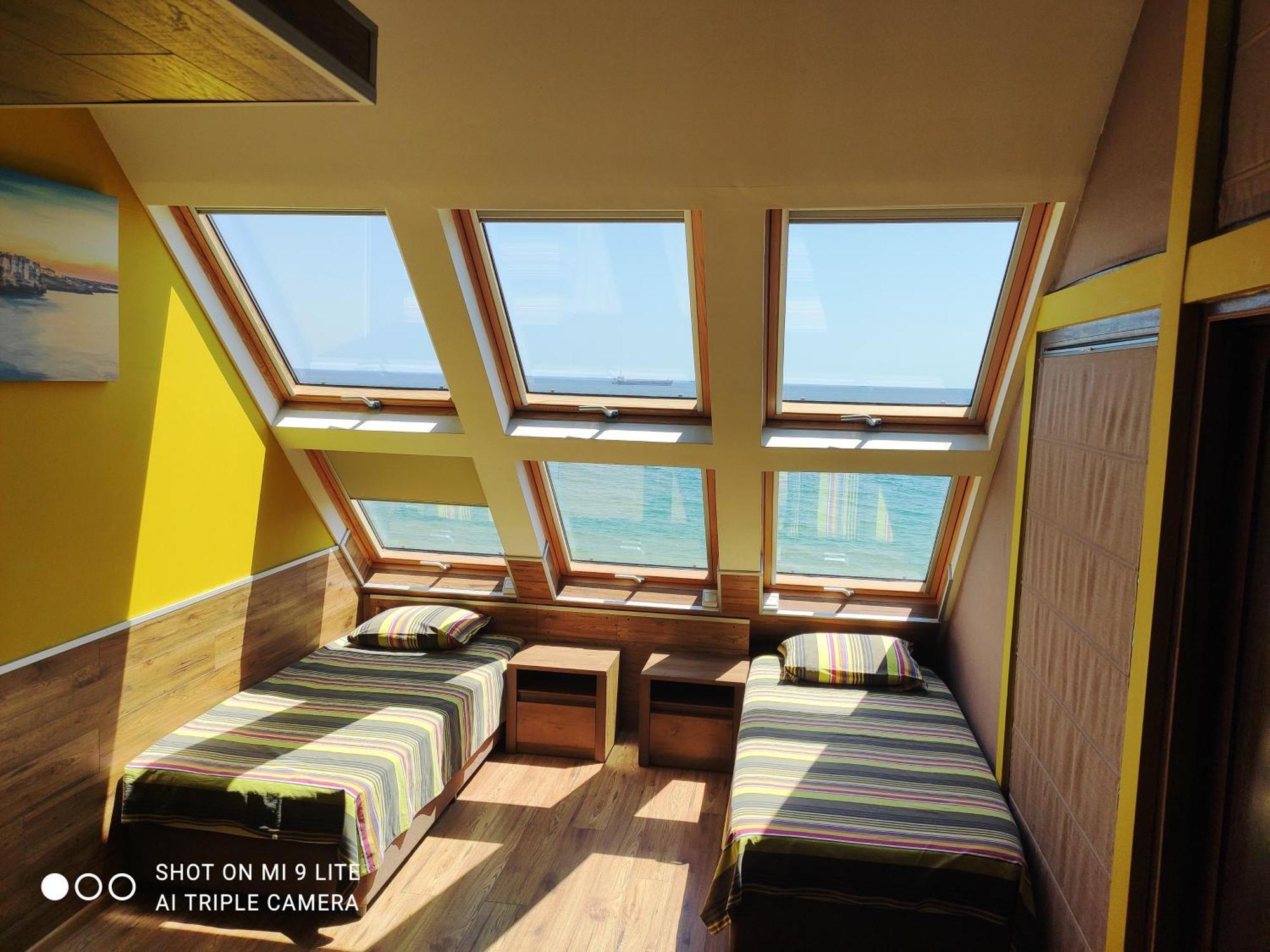 Hemingway Rooms In Happy Beach Варна Екстер'єр фото