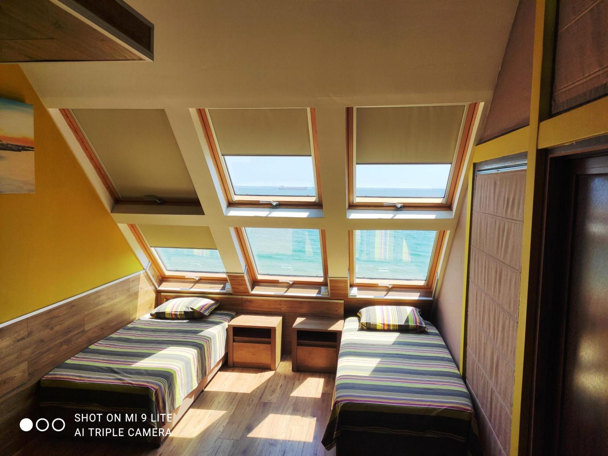 Hemingway Rooms In Happy Beach Варна Екстер'єр фото