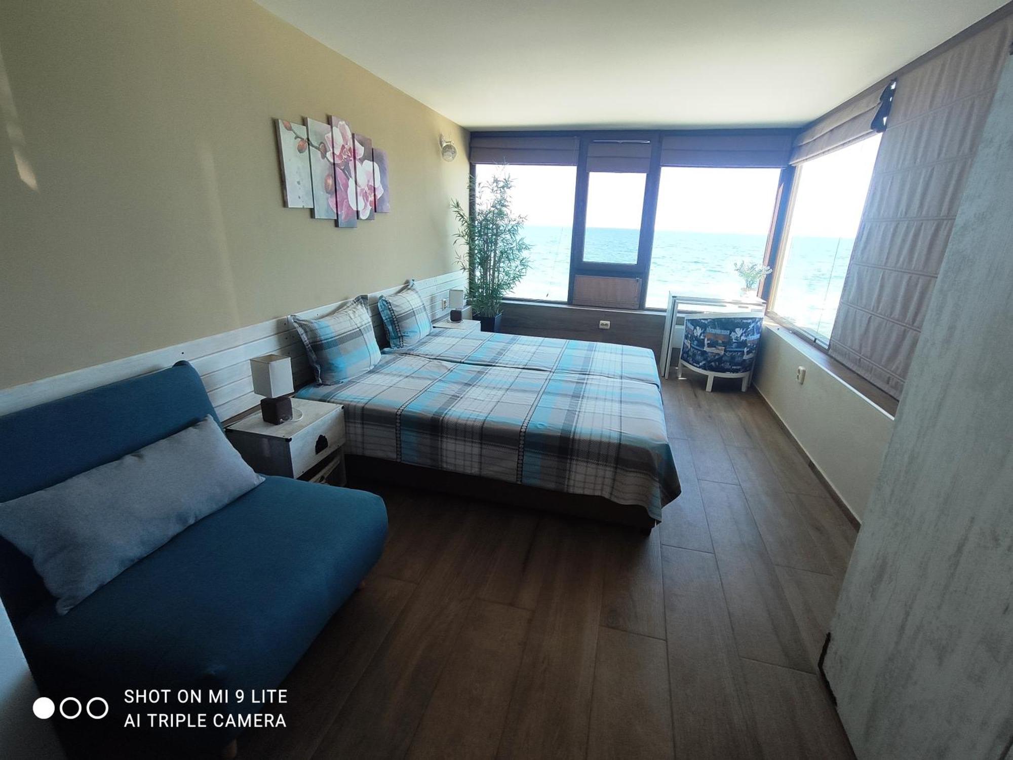 Hemingway Rooms In Happy Beach Варна Екстер'єр фото