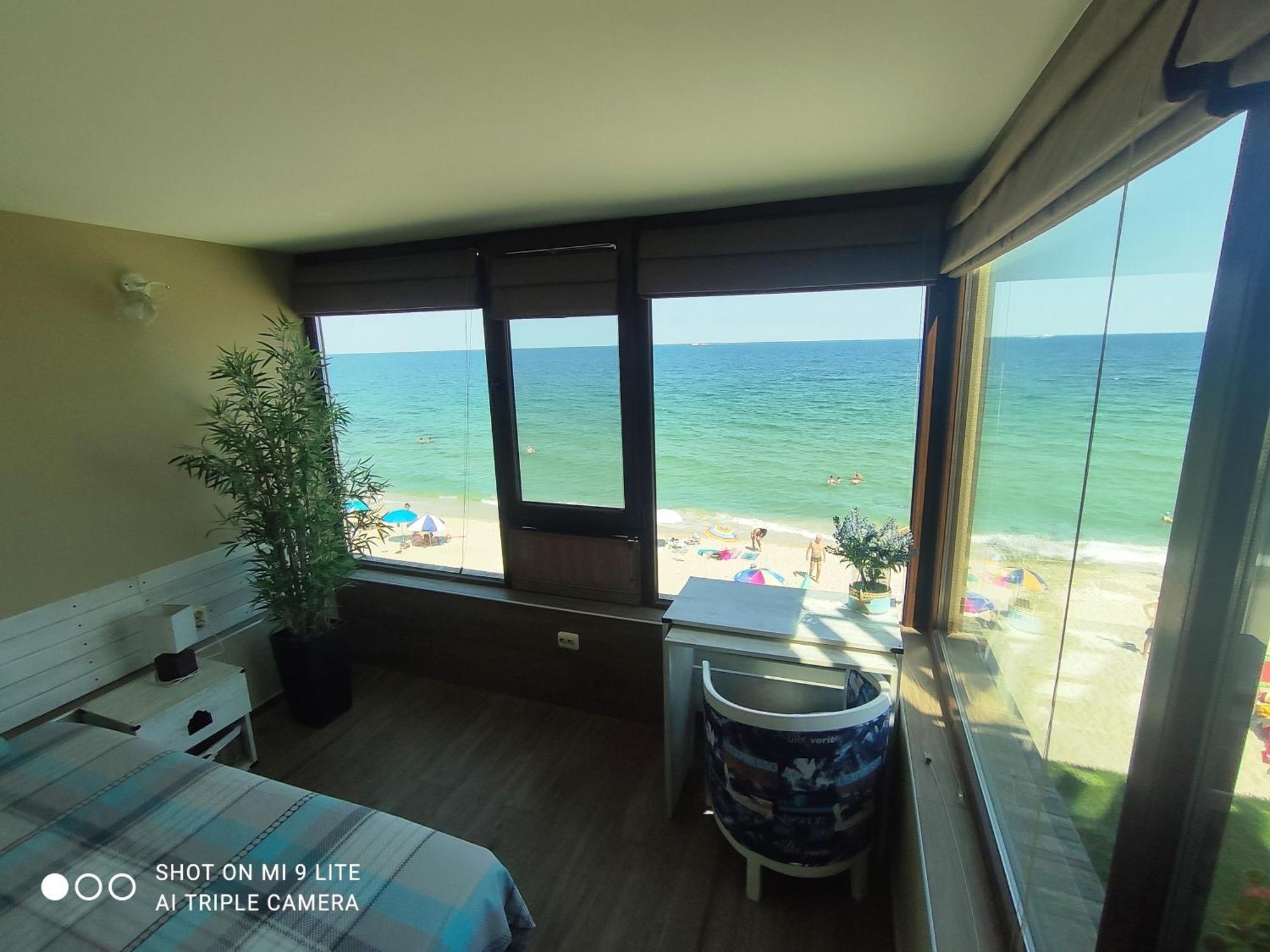 Hemingway Rooms In Happy Beach Варна Екстер'єр фото
