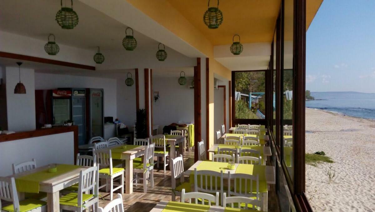 Hemingway Rooms In Happy Beach Варна Екстер'єр фото